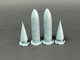 48233 A-26 Invader wing tip fuel tanks (ICM)